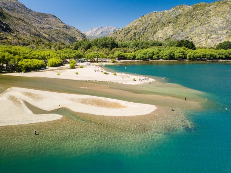 Laberinto Patagonia, Bodega Patagonian Wines Y El Desemboque — imagen 1